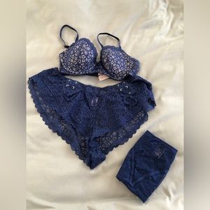 Victoria’s Secret Fishnet Balconette Set with 2 Panties